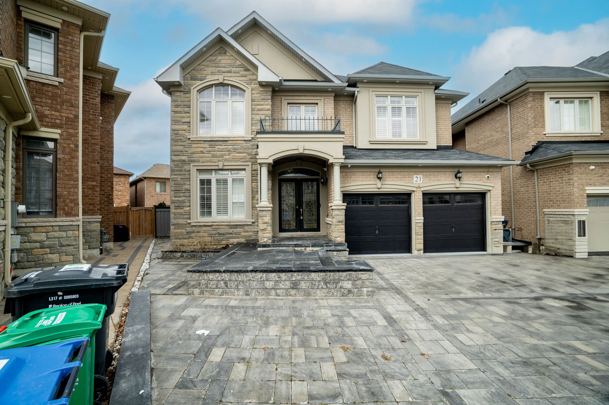 21 Belgium Cres