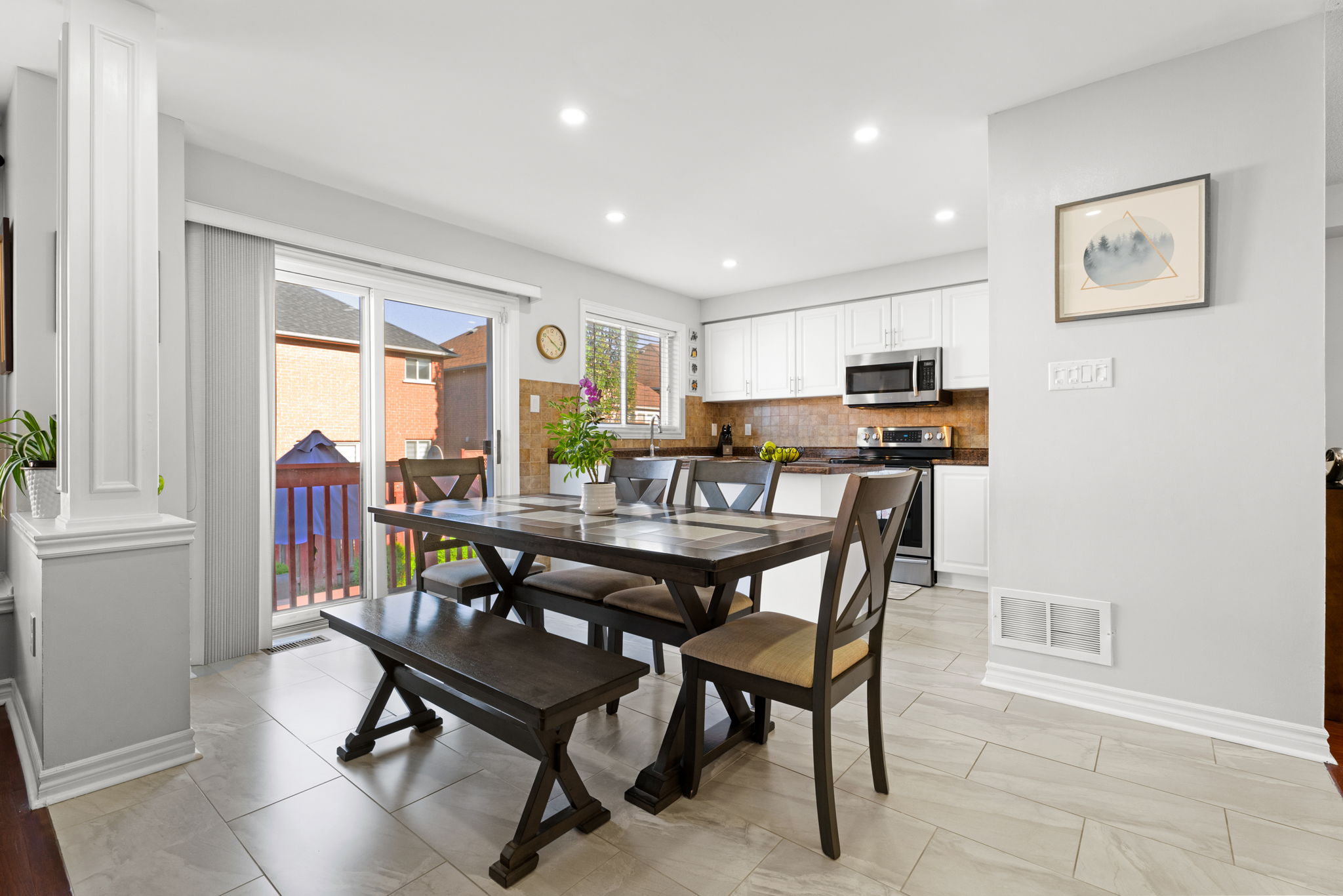 Kitchen/Eating Area