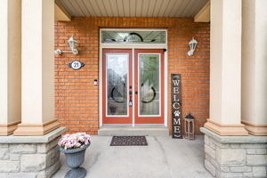 Front Porch/Entrance