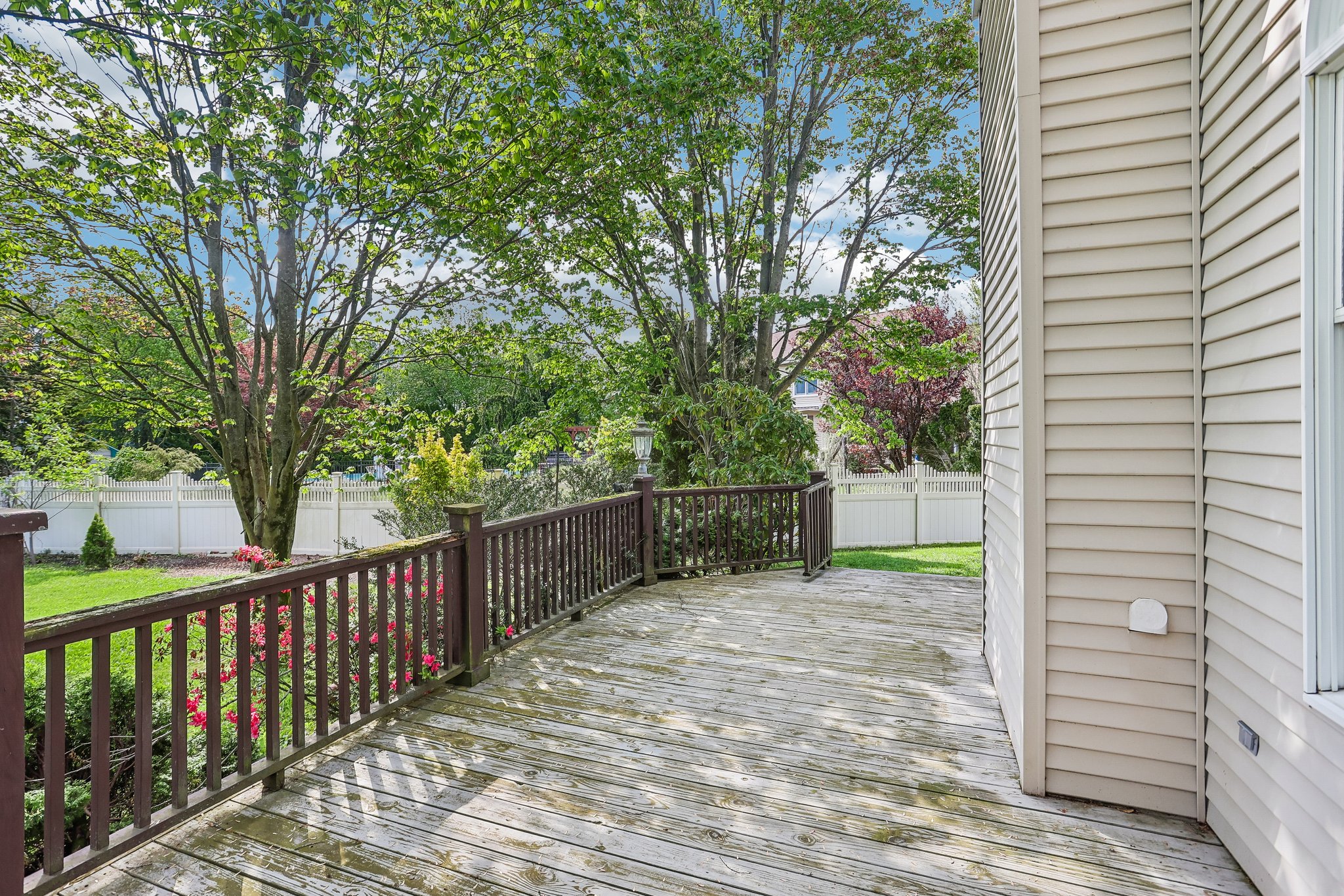 Brookwood Rd-S0105-074.jpg