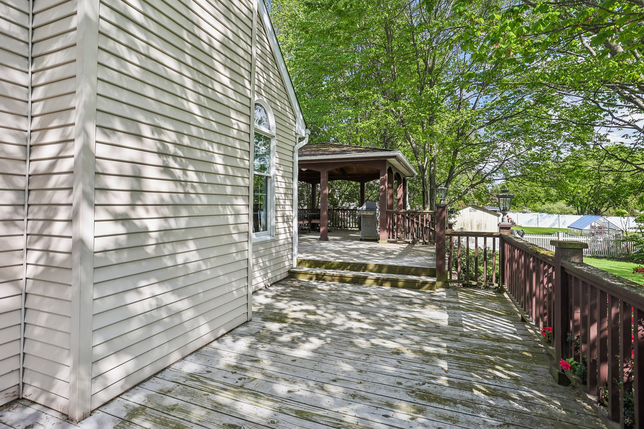 Brookwood Rd-S0105-075.jpg