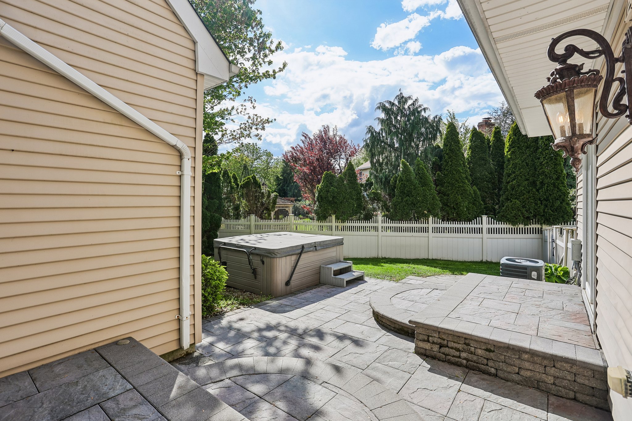 Brookwood Rd-S0105-078.jpg