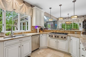 Brookwood Rd-S0105-015.jpg