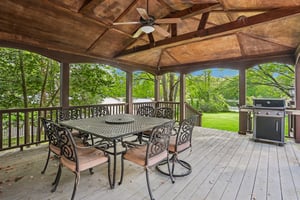 Brookwood Rd-S0105-073.jpg