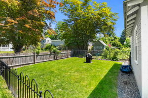 21 Carleton Ave, Haverhill, MA 01835, USA Photo 7