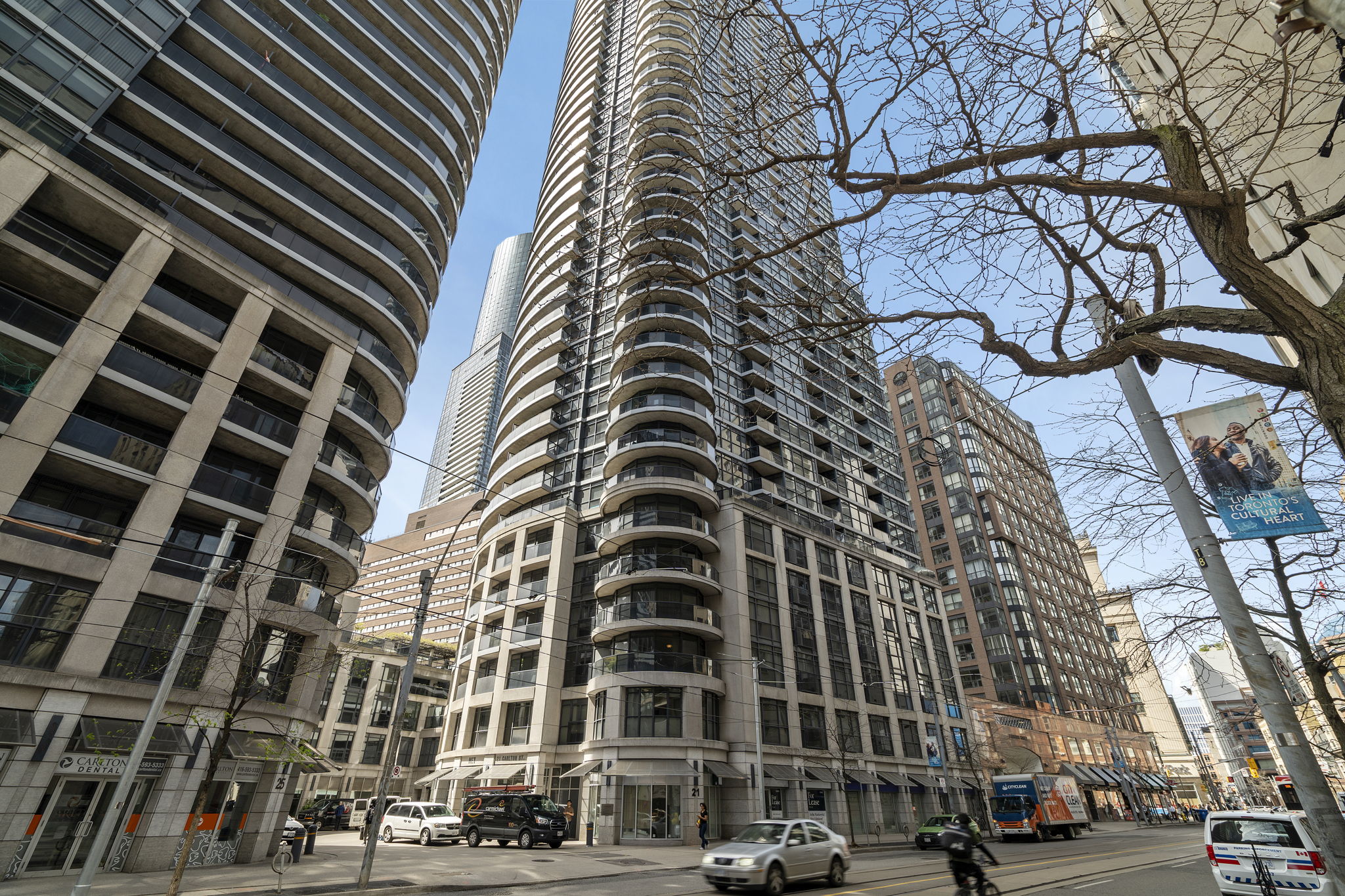 21 Carlton St. Unit 3805 Toronto, ON M5B 1L3