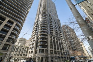 21 Carlton St. Unit 3805, Toronto ON