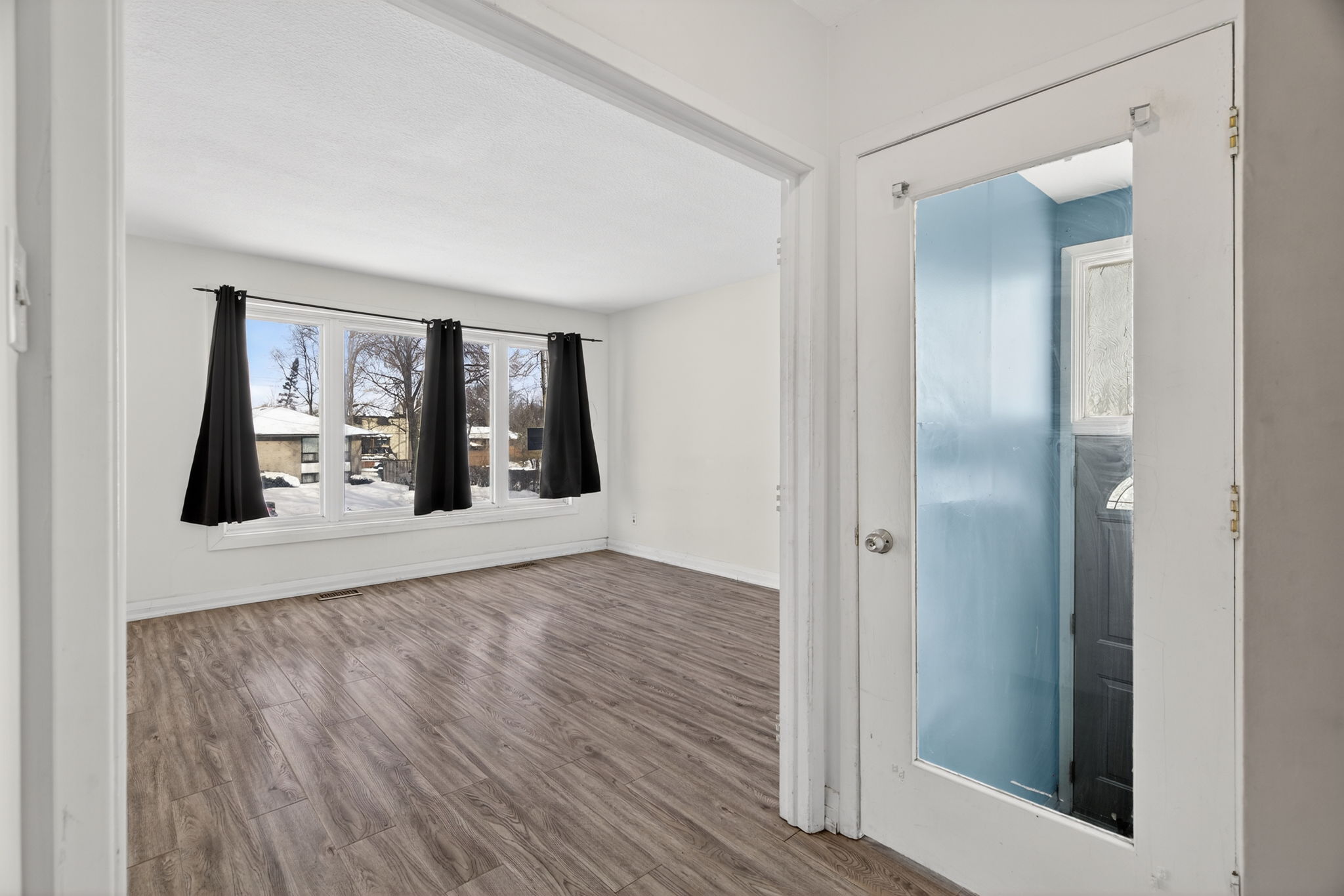 21 Caulfield Rd Toronto, ON M9W 1W8