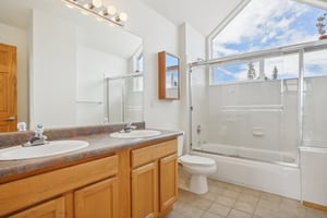Deborah Ln-014.jpg