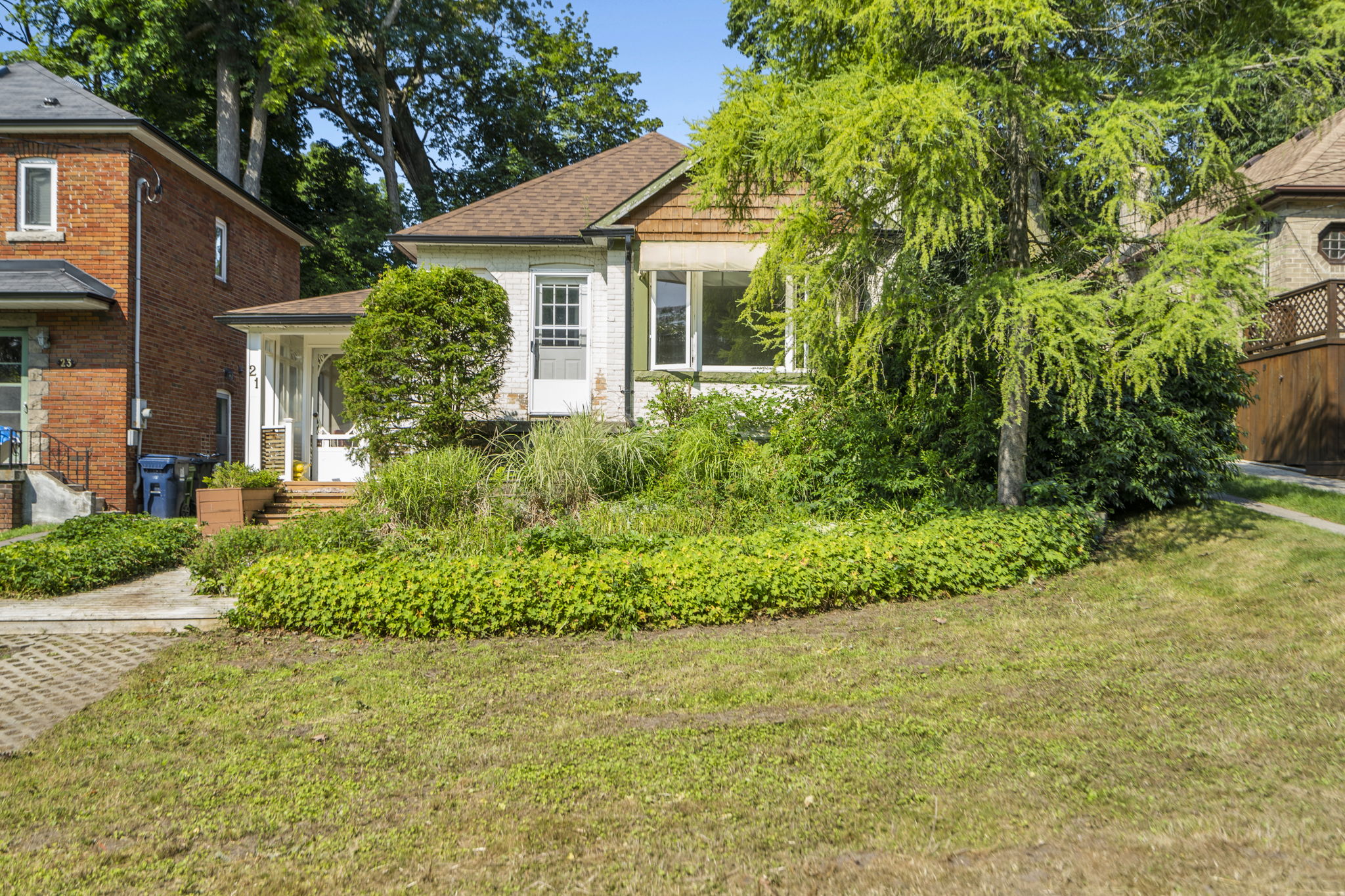 21 Glen Davis Crescent Toronto, ON M4E 1X6