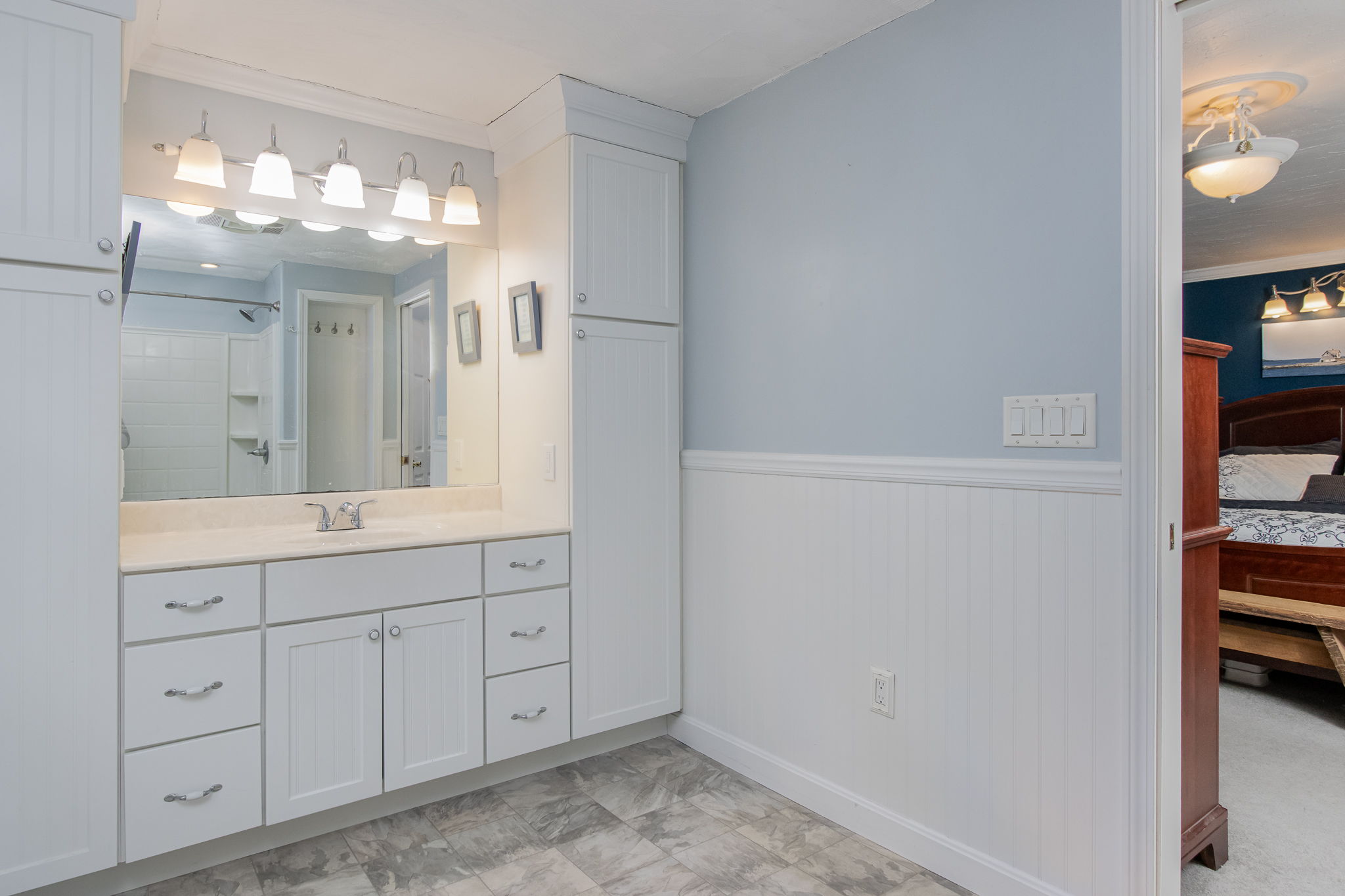 BedroomPrimaryBath-3