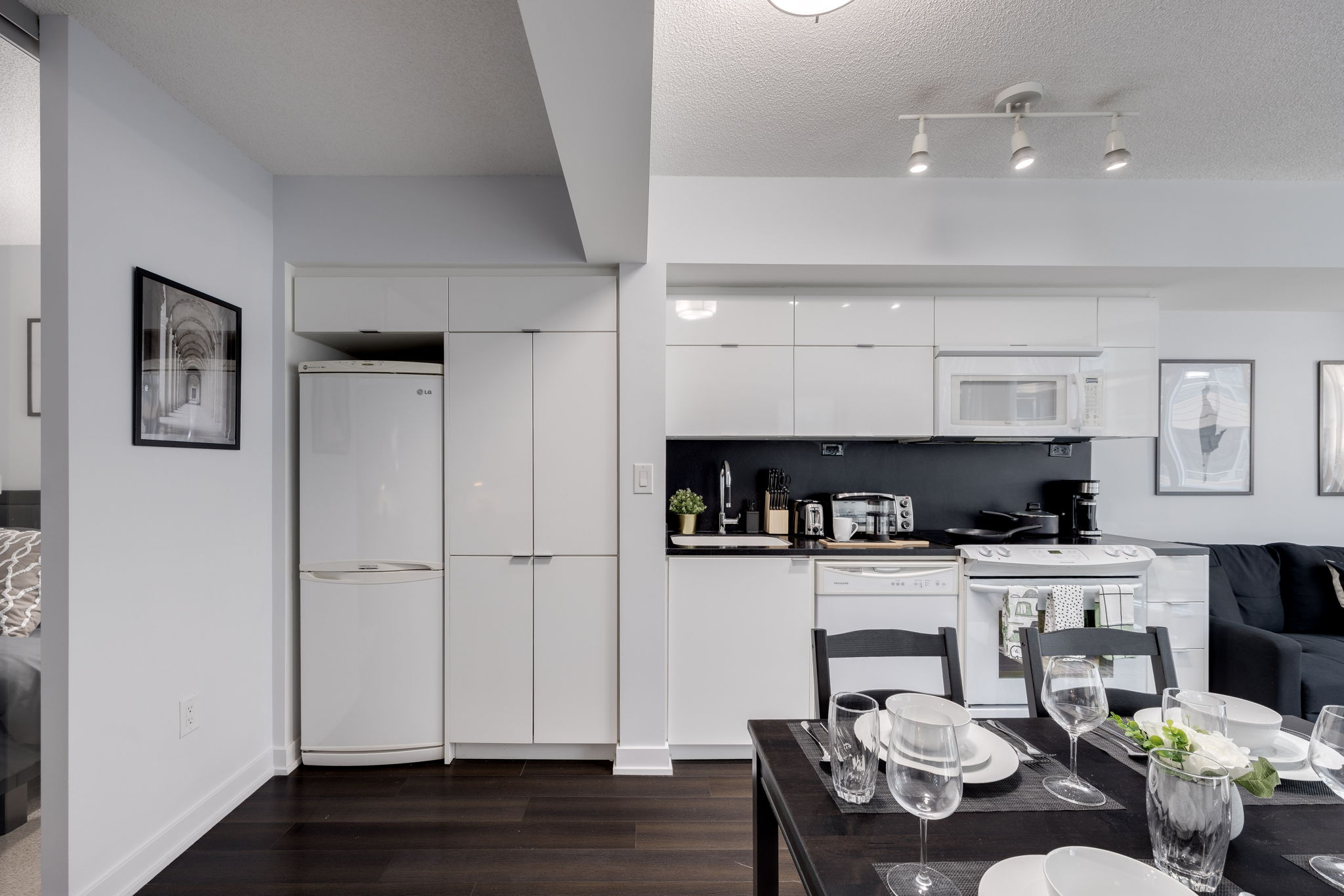 Toronto property showcase — delivered property photograph 8