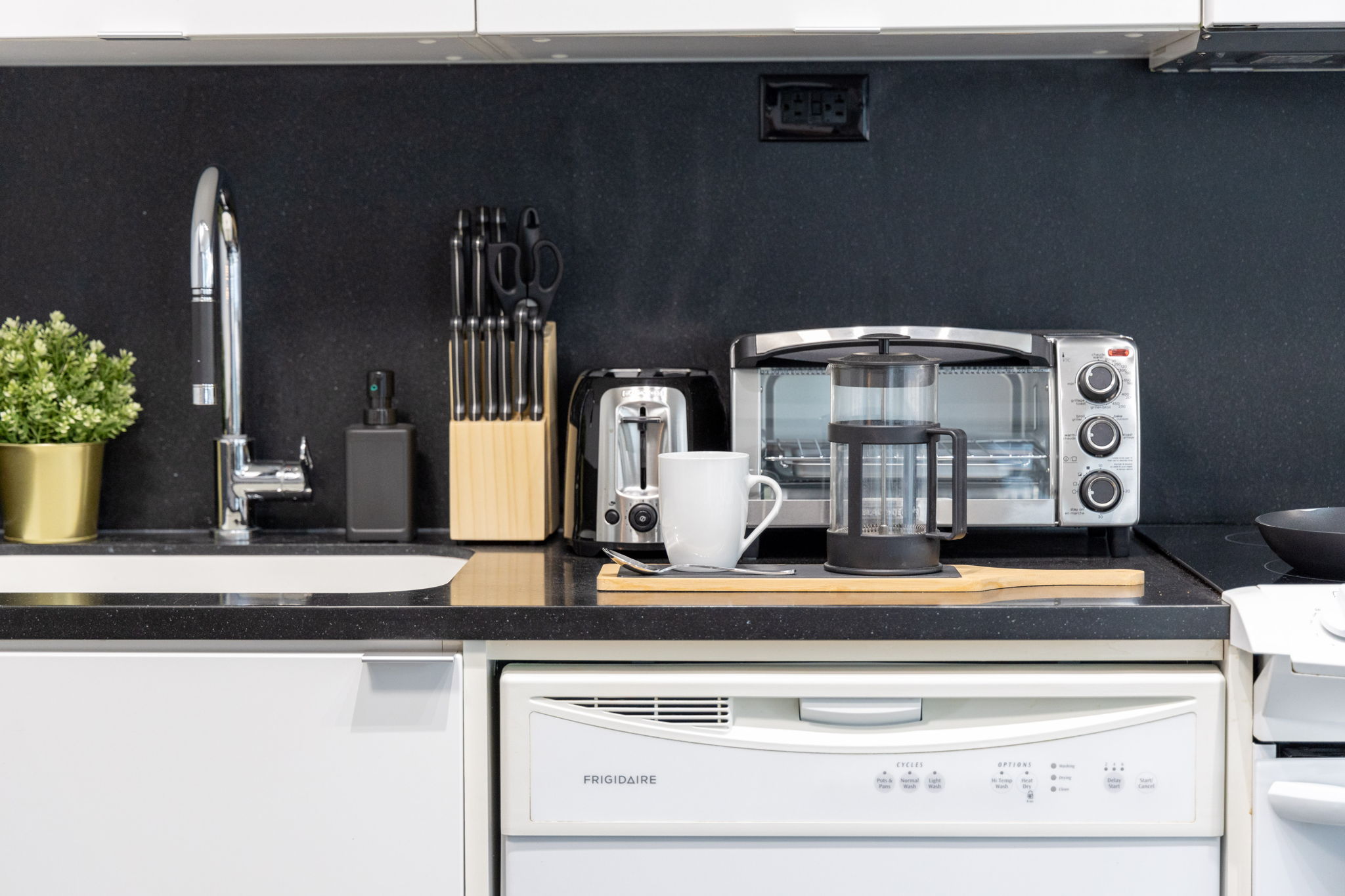 Toronto property showcase — delivered property photograph 23