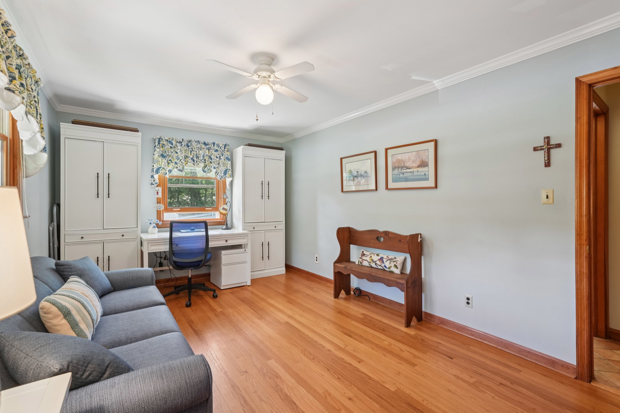 Linden Ct-S0409-004.jpg