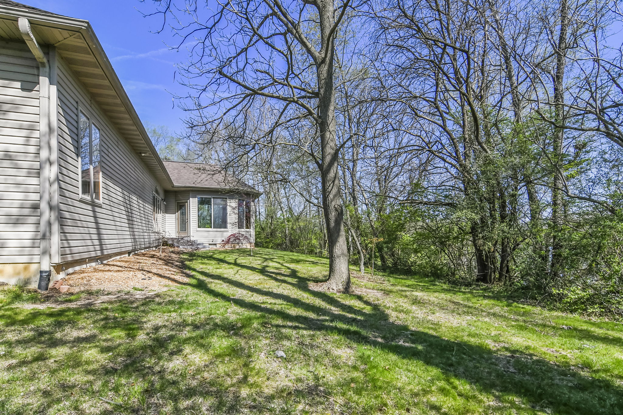 21 Meadow Ln, Tovey, IL 62570 Design Eyes Photography