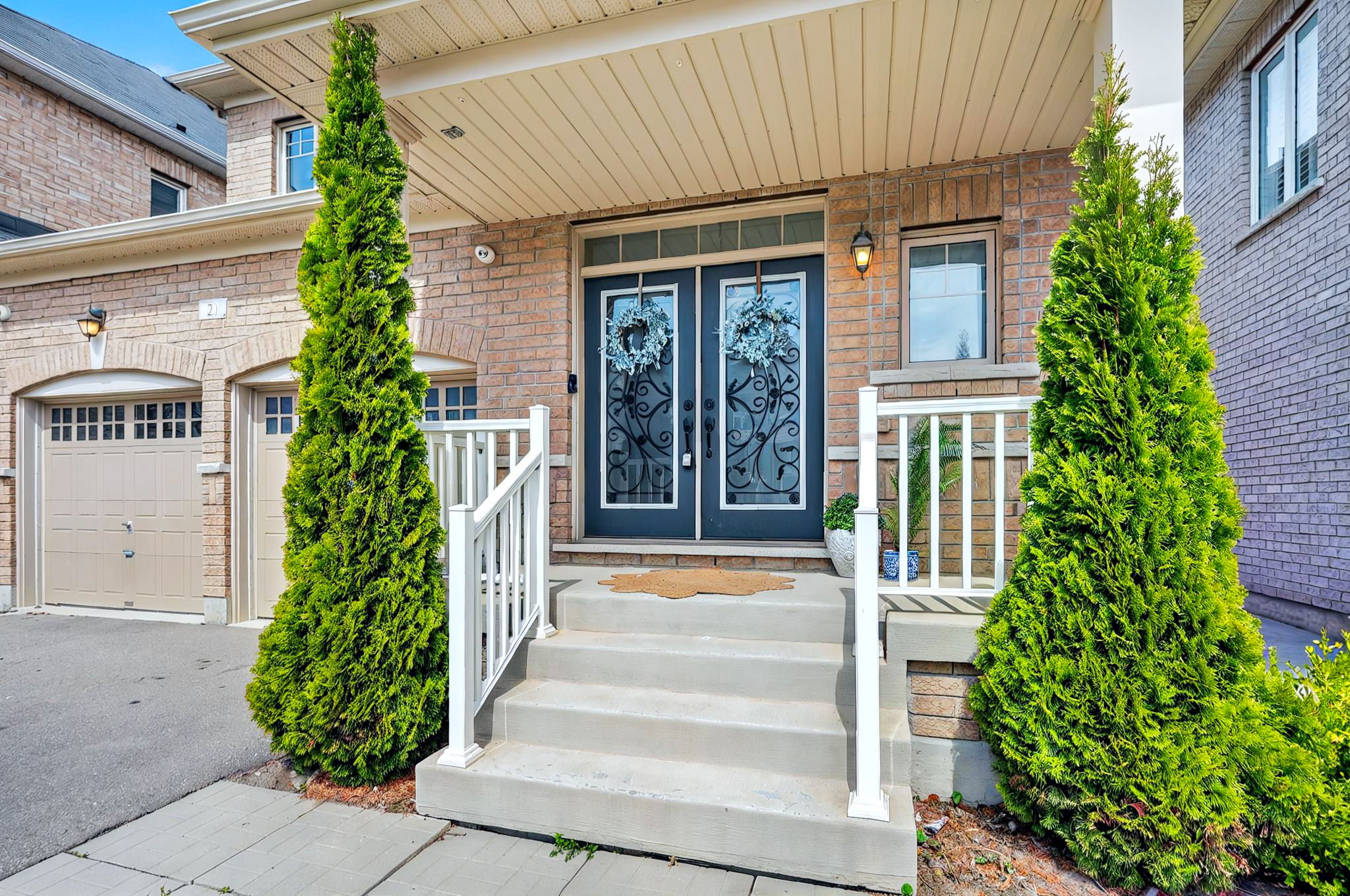 21 Meadowcreek Rd Caledon, ON L7C 3Y9