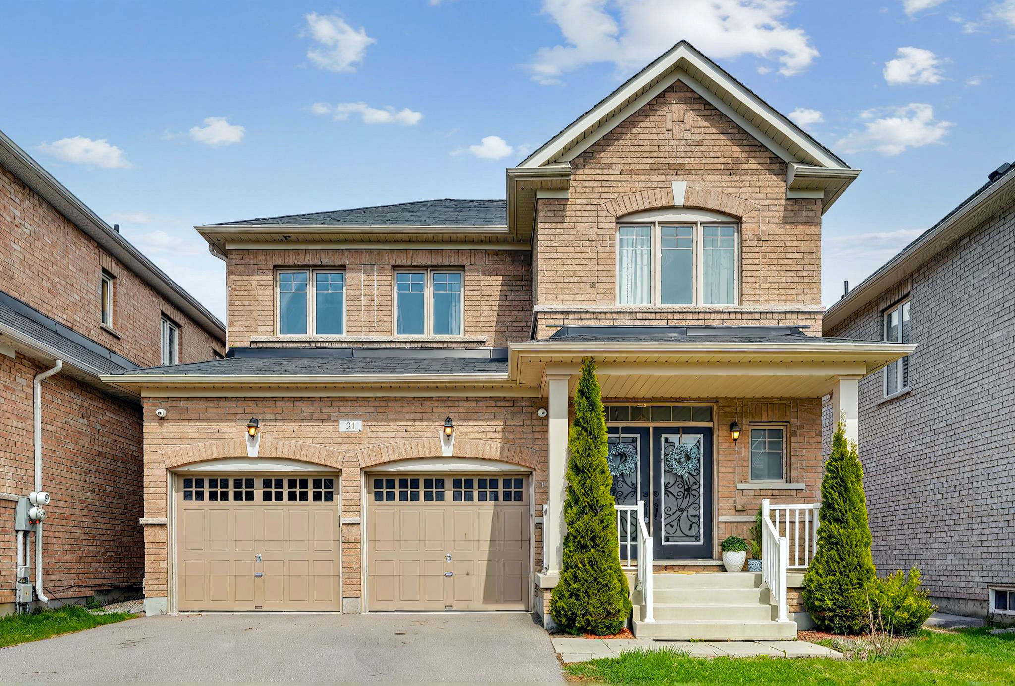 21 Meadowcreek Rd Caledon, ON L7C 3Y9