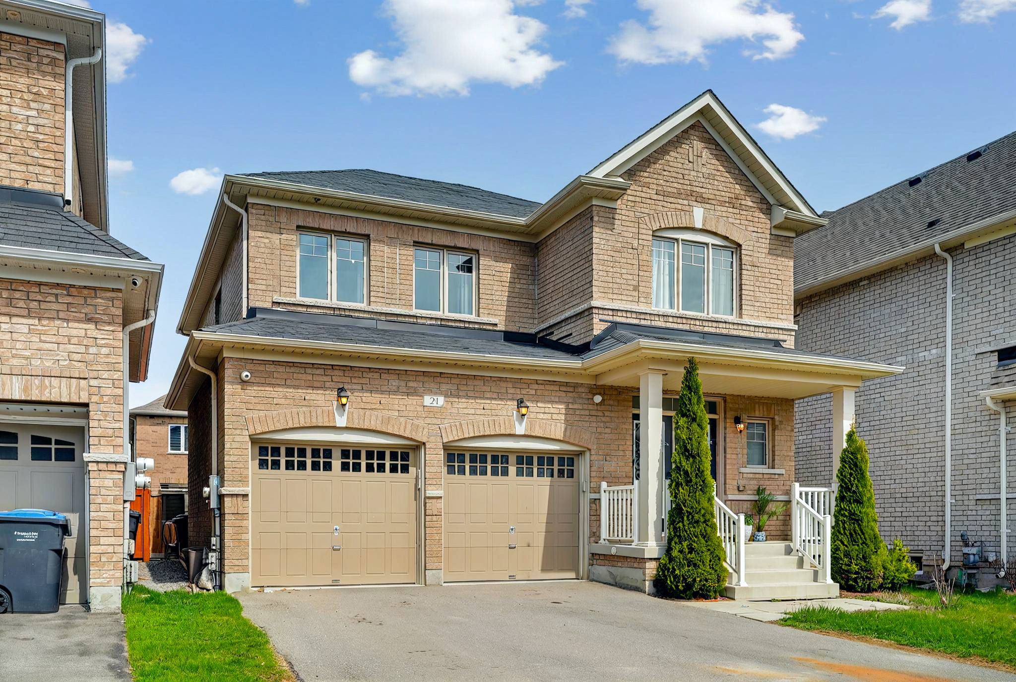 21 Meadowcreek Rd Caledon, ON L7C 3Y9