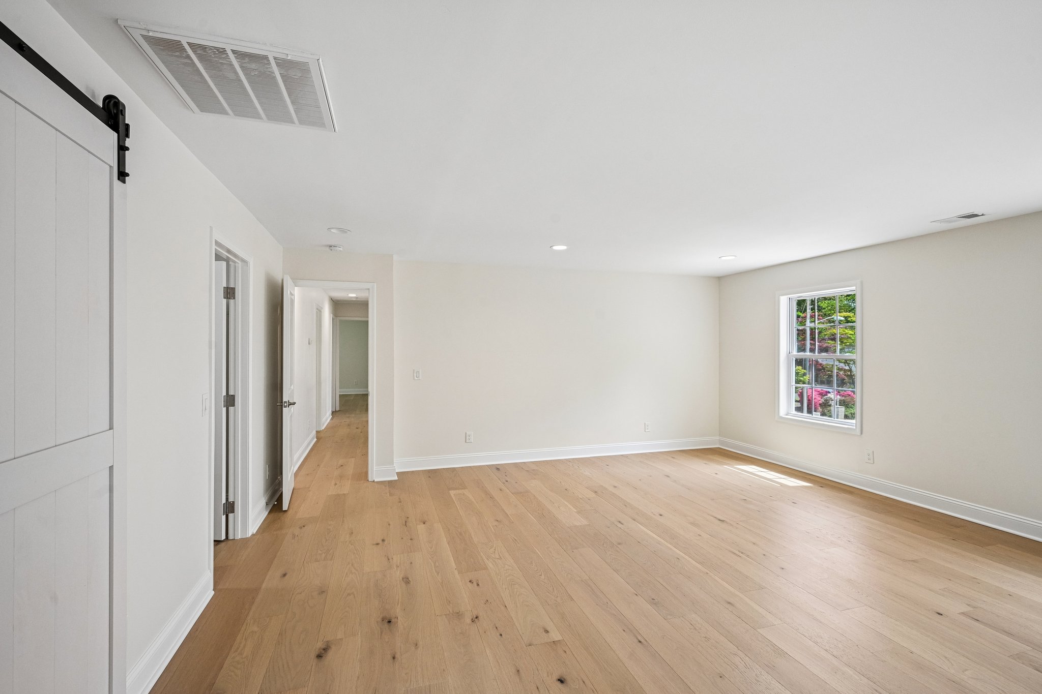 Montana Ave-S2504-034.jpg