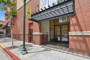004_F8_21 N 2nd St 407