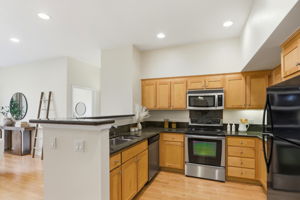 013_F8_21 N 2nd St 407