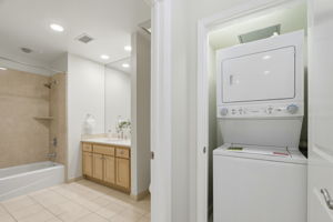 035_F8_21 N 2nd St 407