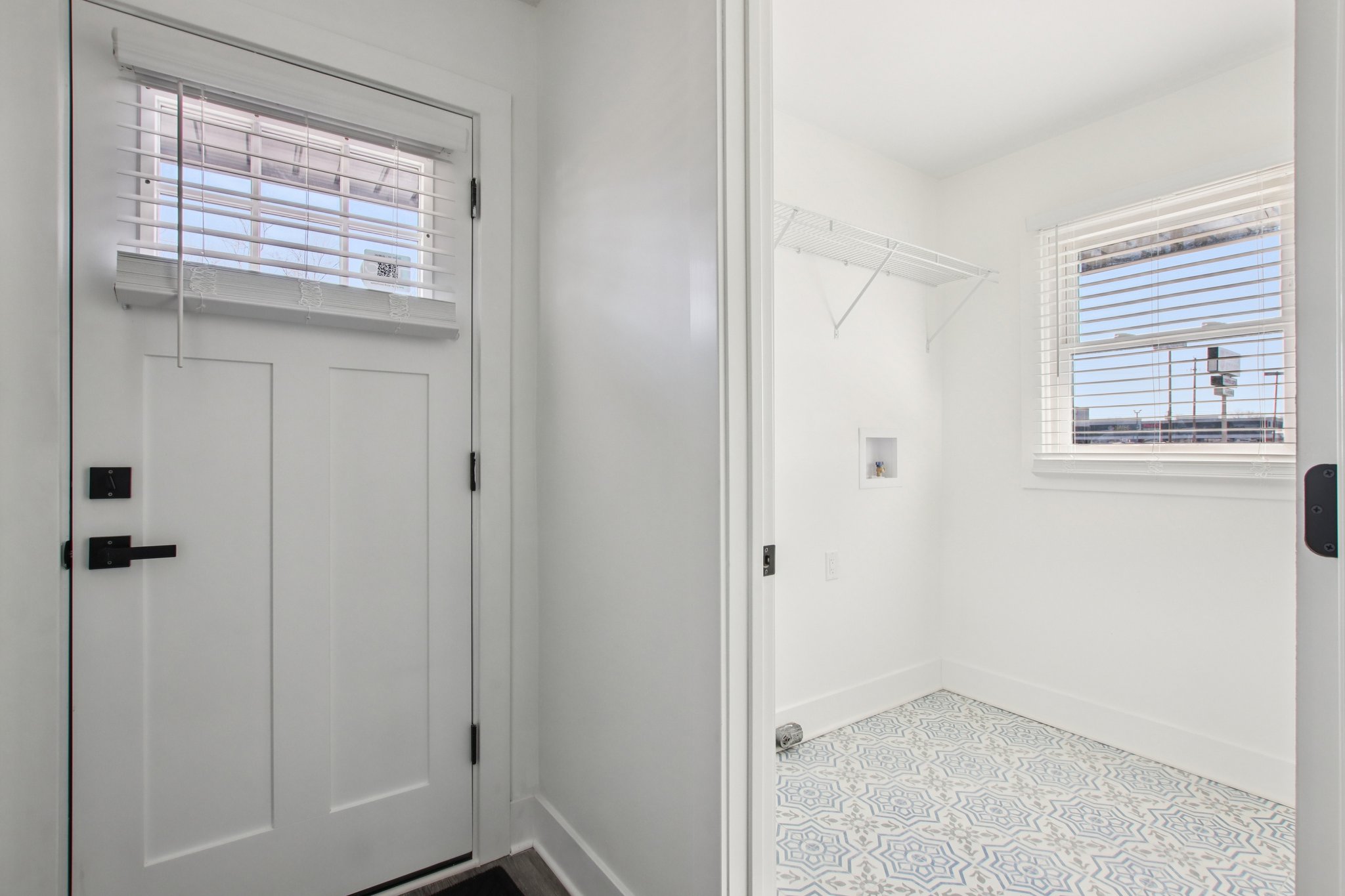 N Devon Ave-S1402-005.jpg