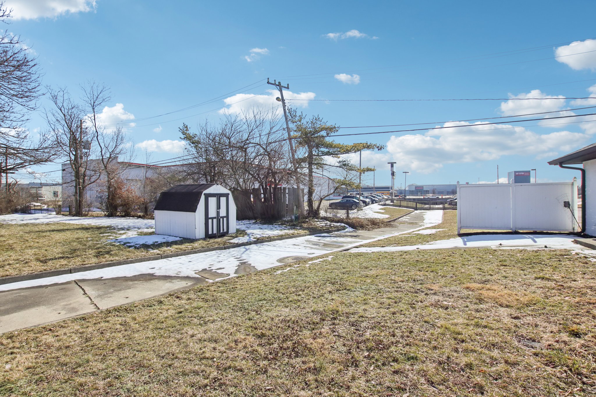 N Devon Ave-S1402-027.jpg