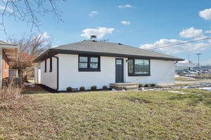 N Devon Ave-S1402-002.jpg