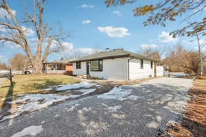 N Devon Ave-S1402-003.jpg