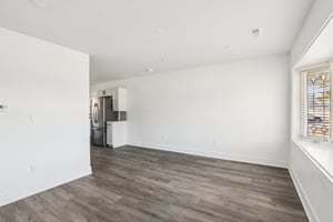 N Devon Ave-S1402-006.jpg