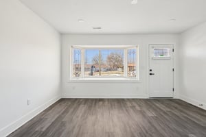 N Devon Ave-S1402-009.jpg