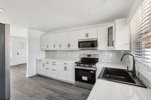 N Devon Ave-S1402-013.jpg