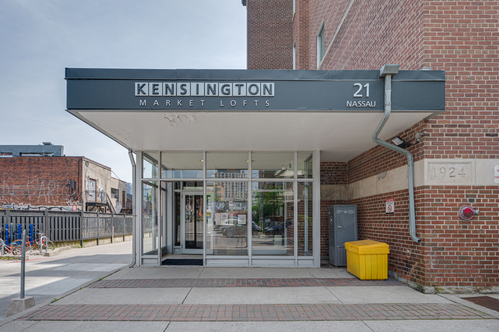 21 Nassau St Unit 301 Toronto, ON M5T 2L7