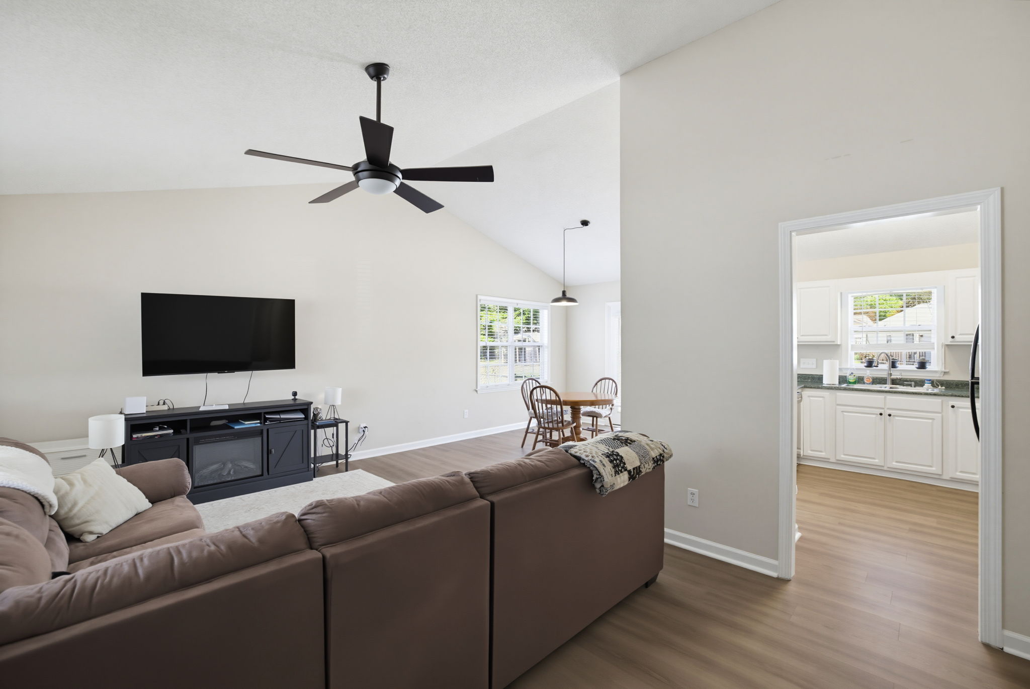 21 Oak Meadow Ln-6