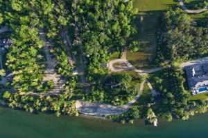 21 Pemberton Ln, Shanty Bay ON — real estate photography by Amazing Photo Video