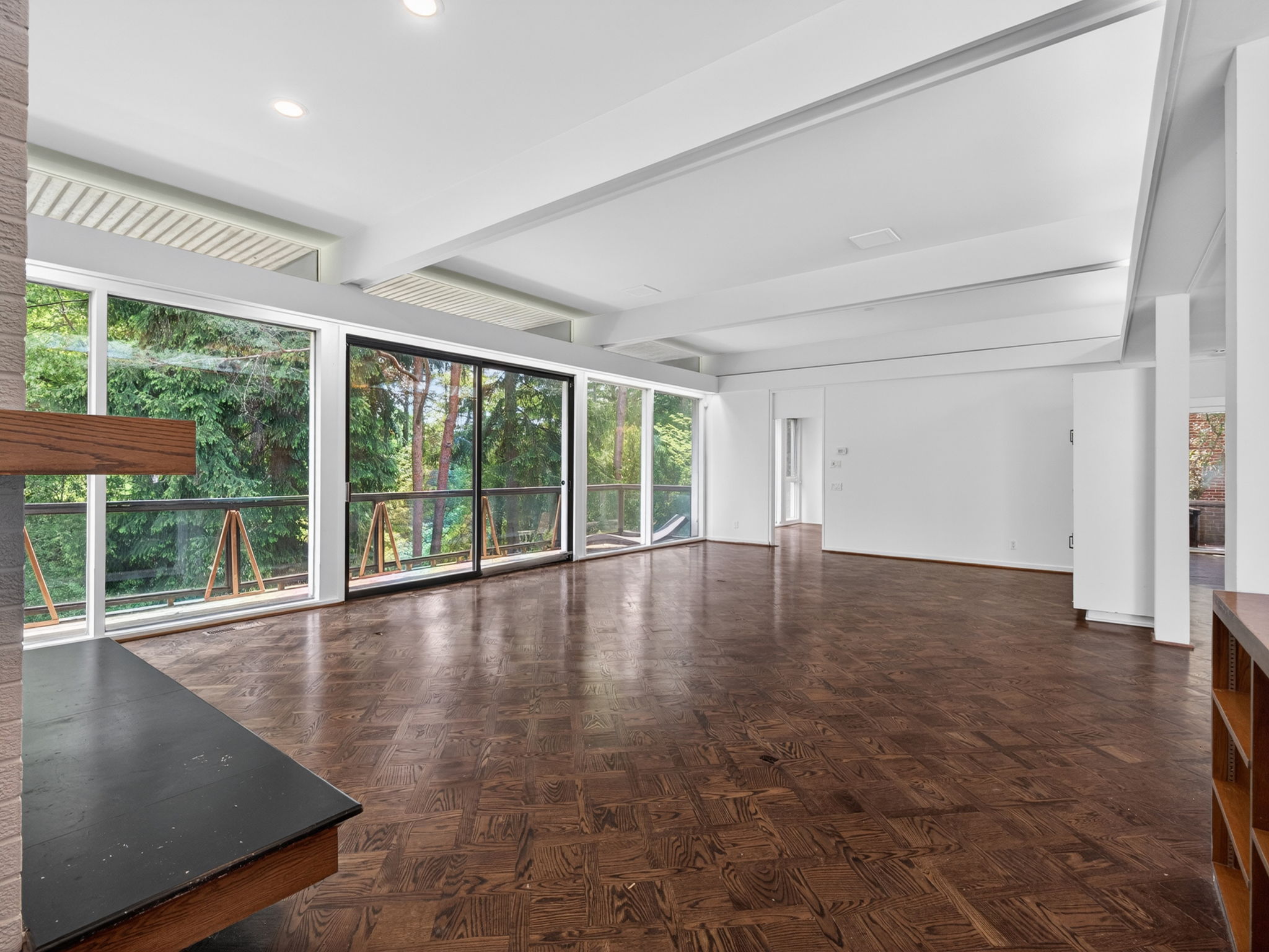 21 Tudor Gate Toronto, ON M2L 1N3
