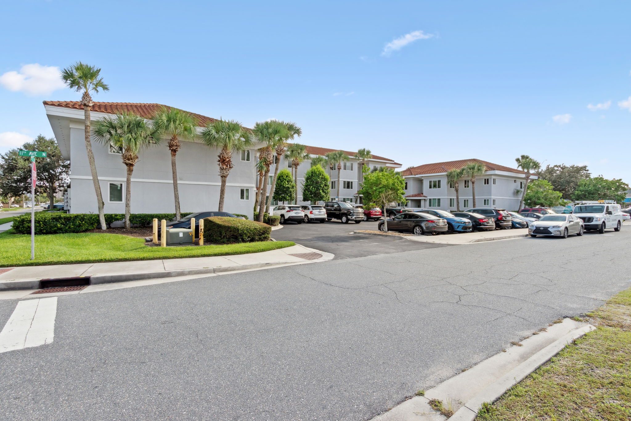Welcome to 210 11th Avenue North, Unit 208