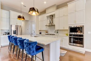 Kitchen/Breakfast Bar