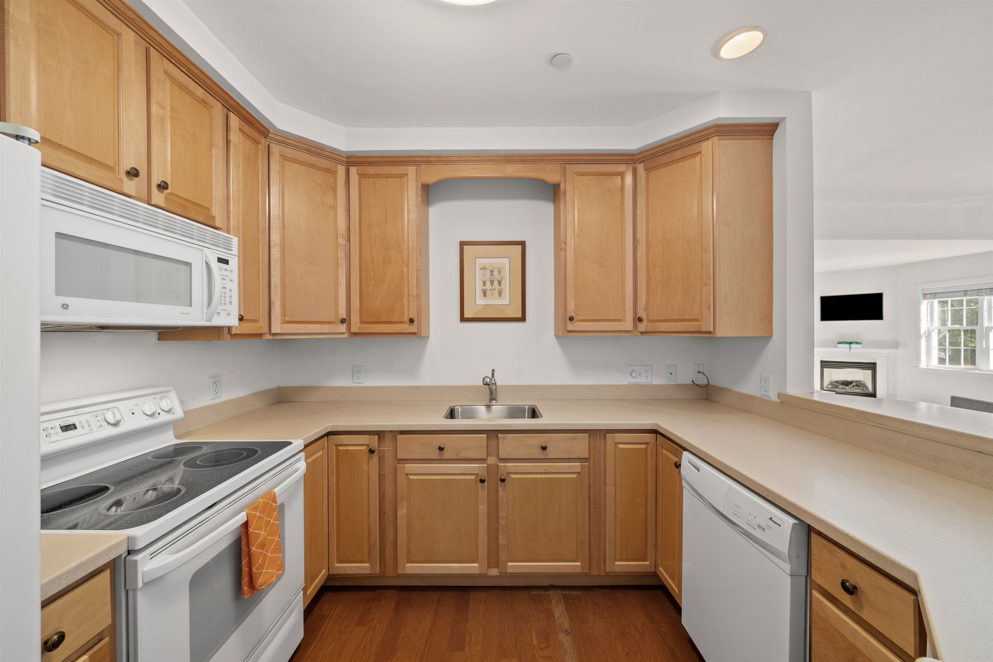 210 Chickering Rd, North Andover, MA 01845, USA Photo 13