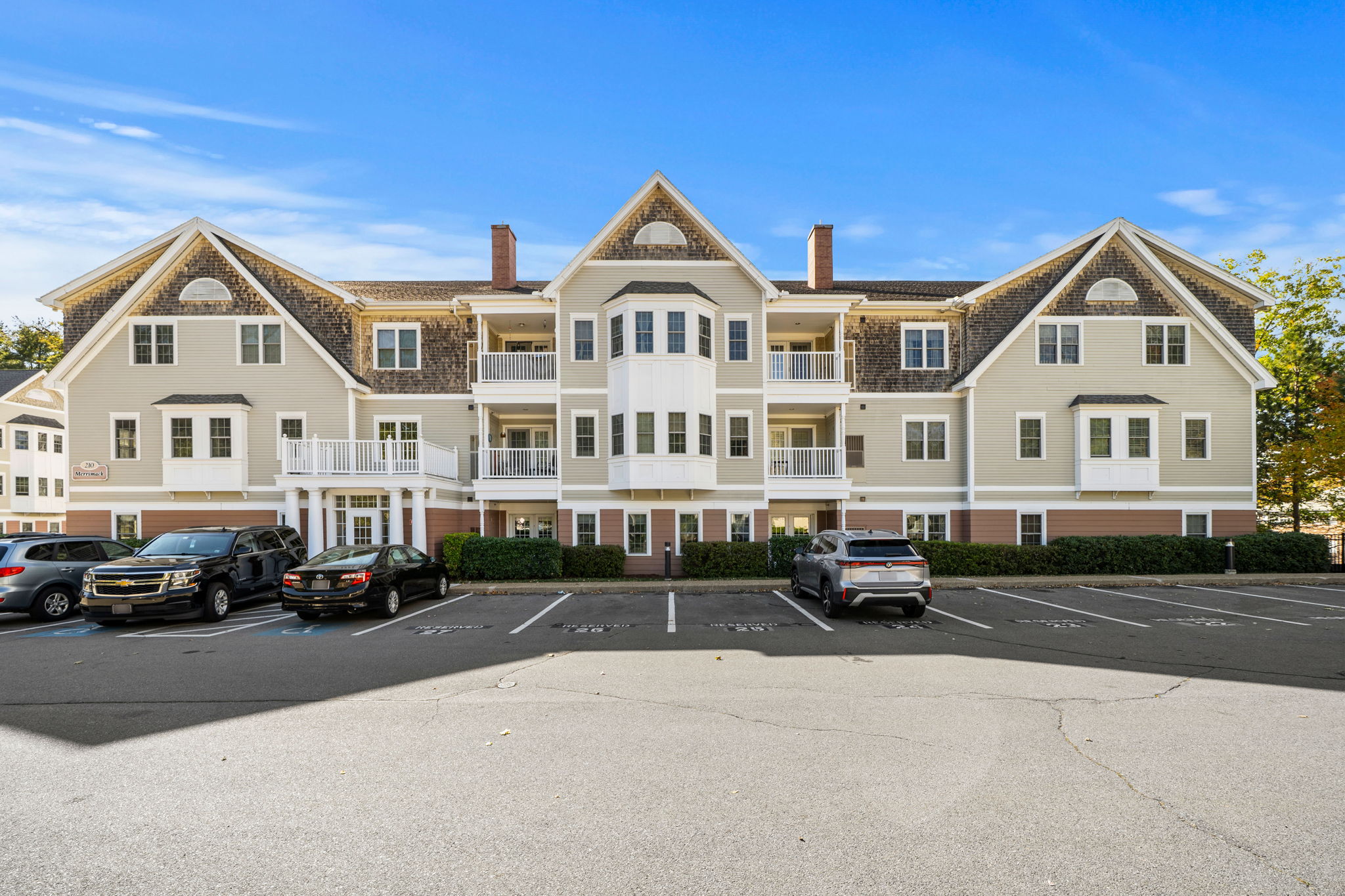 210 Chickering Rd, North Andover, MA 01845, USA Photo 2