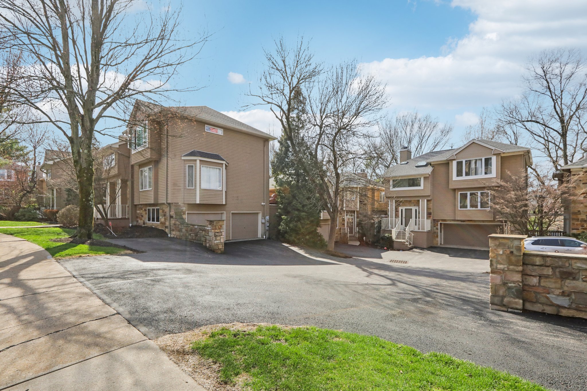 Clarken Dr-S0404-004.jpg