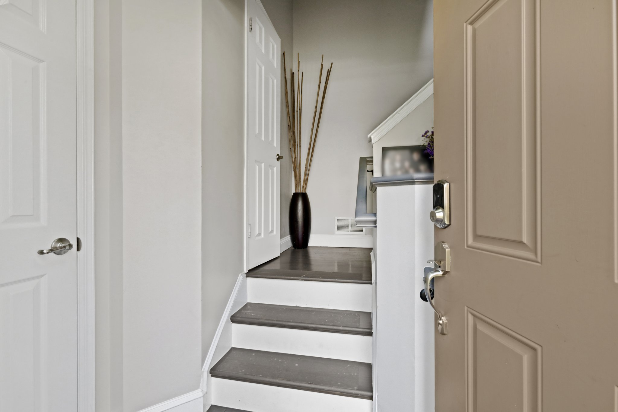 Clarken Dr-S0404-011.jpg