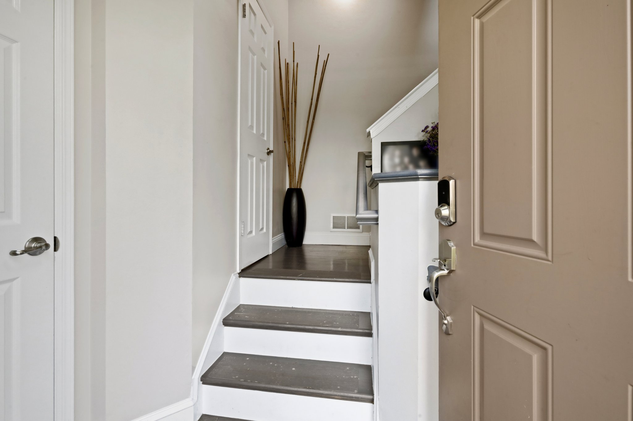Clarken Dr-S0404-012.jpg