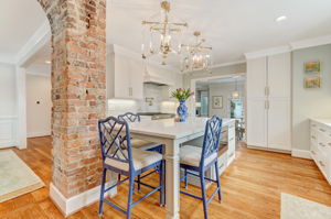 Kitchen/Breakfast Bar