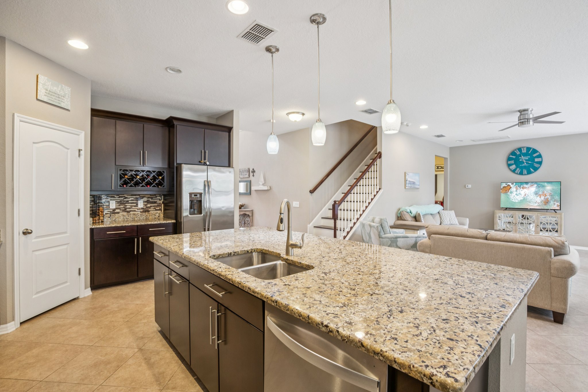 Dakota Hill Dr-S1004-014.jpg