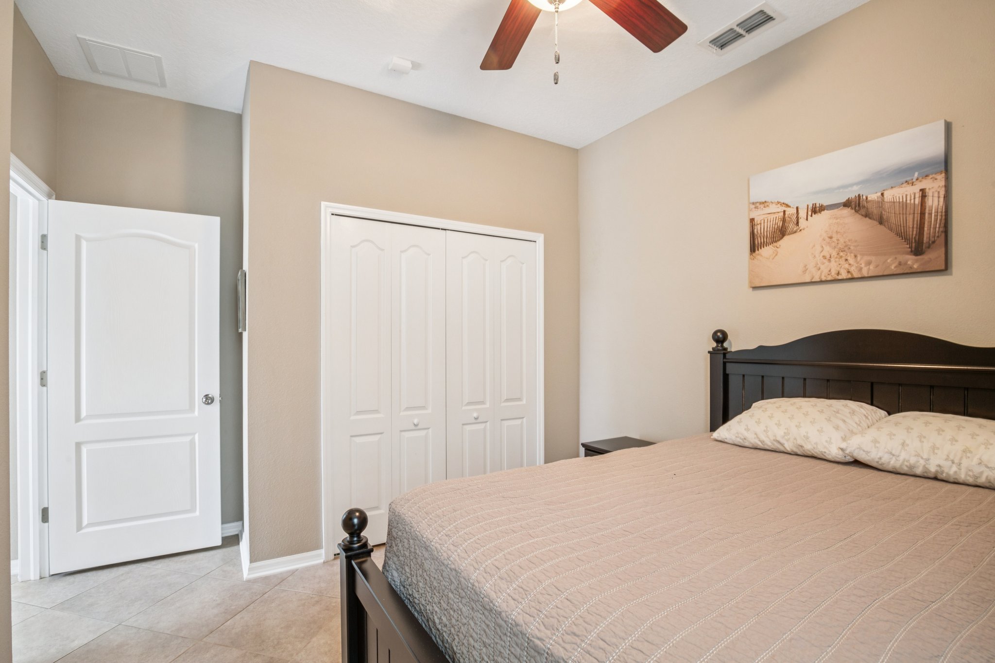 Dakota Hill Dr-S1004-019.jpg