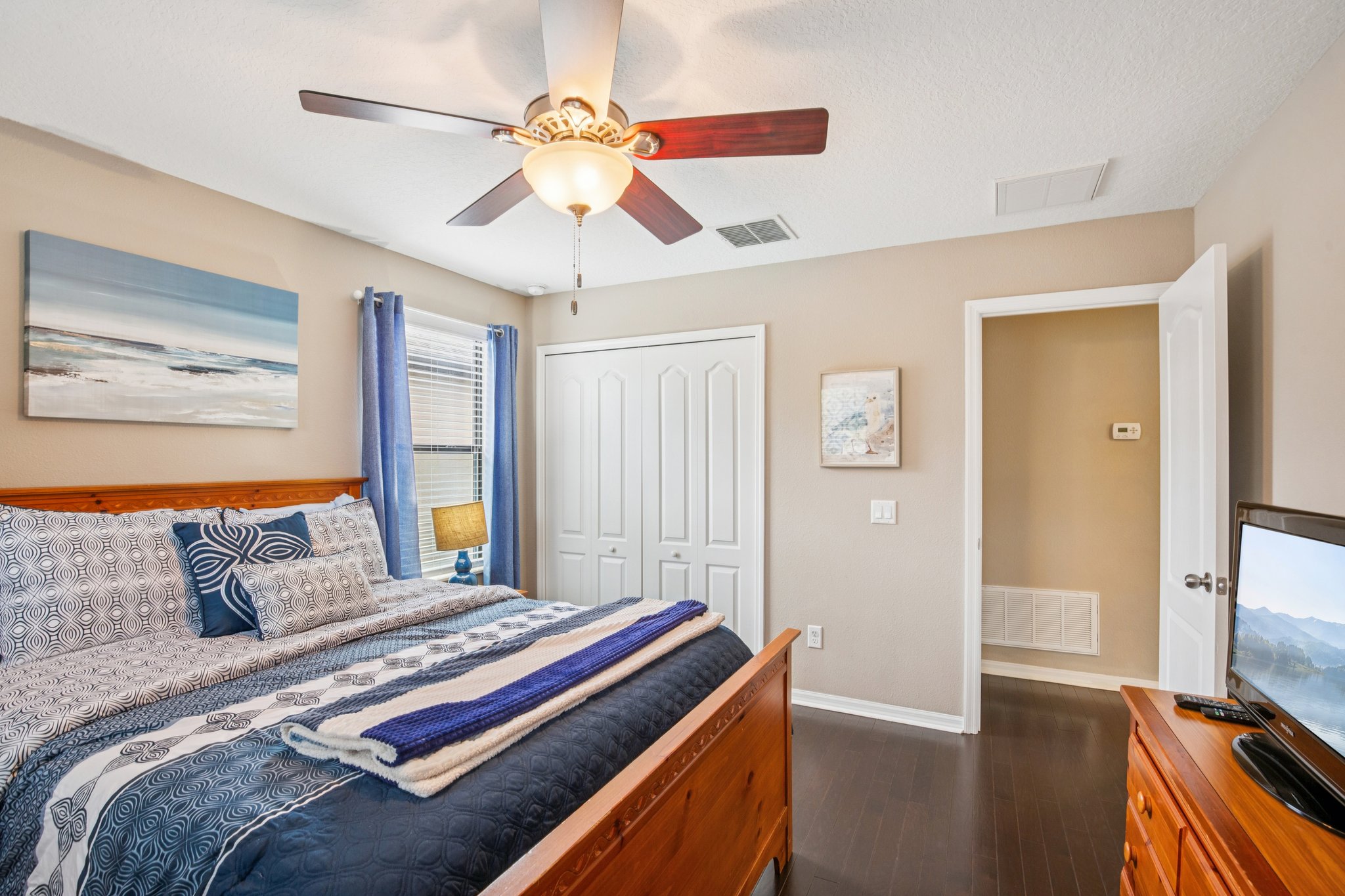 Dakota Hill Dr-S1004-023.jpg