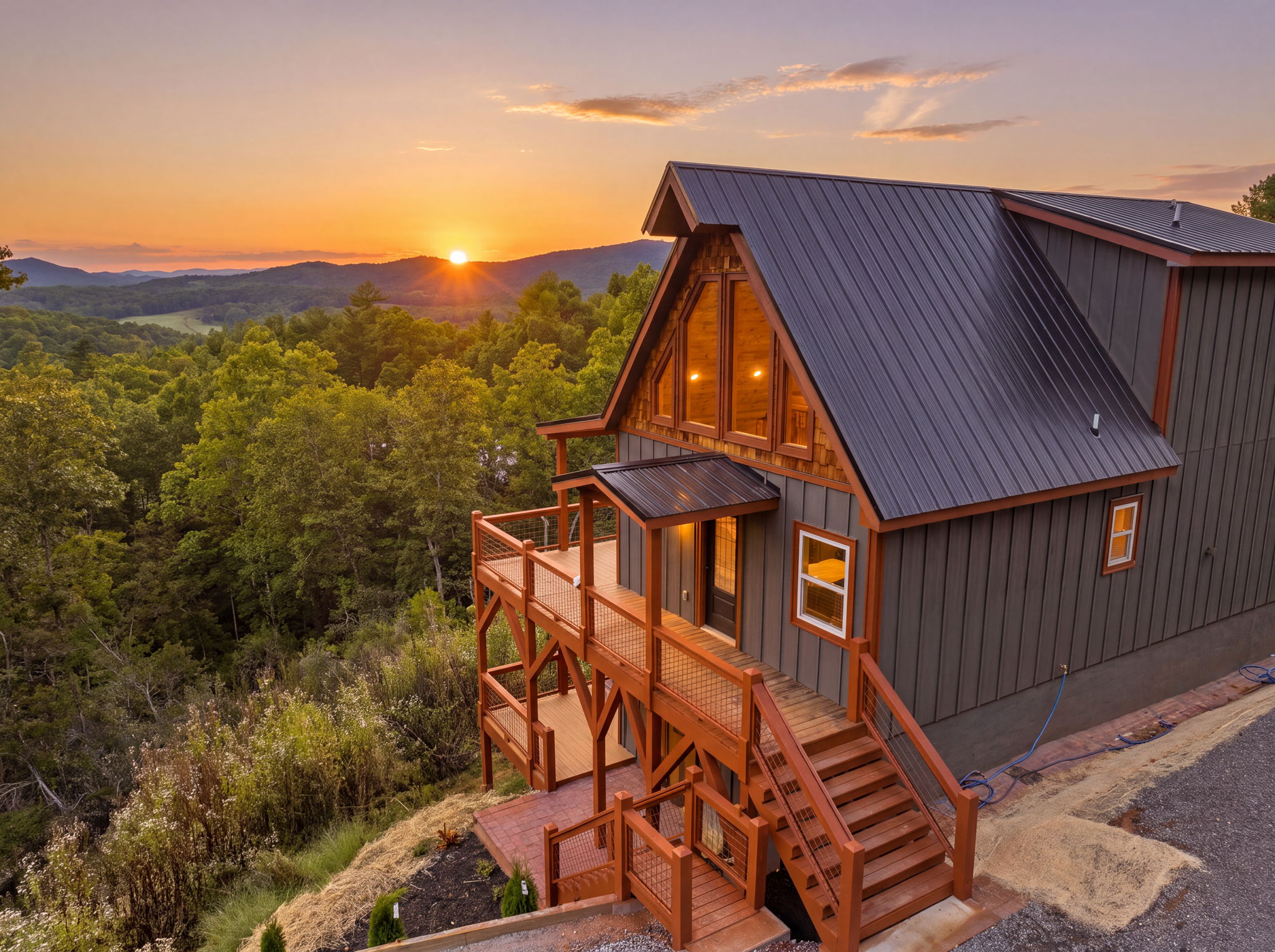Fiddlers Way mountain home at dusk