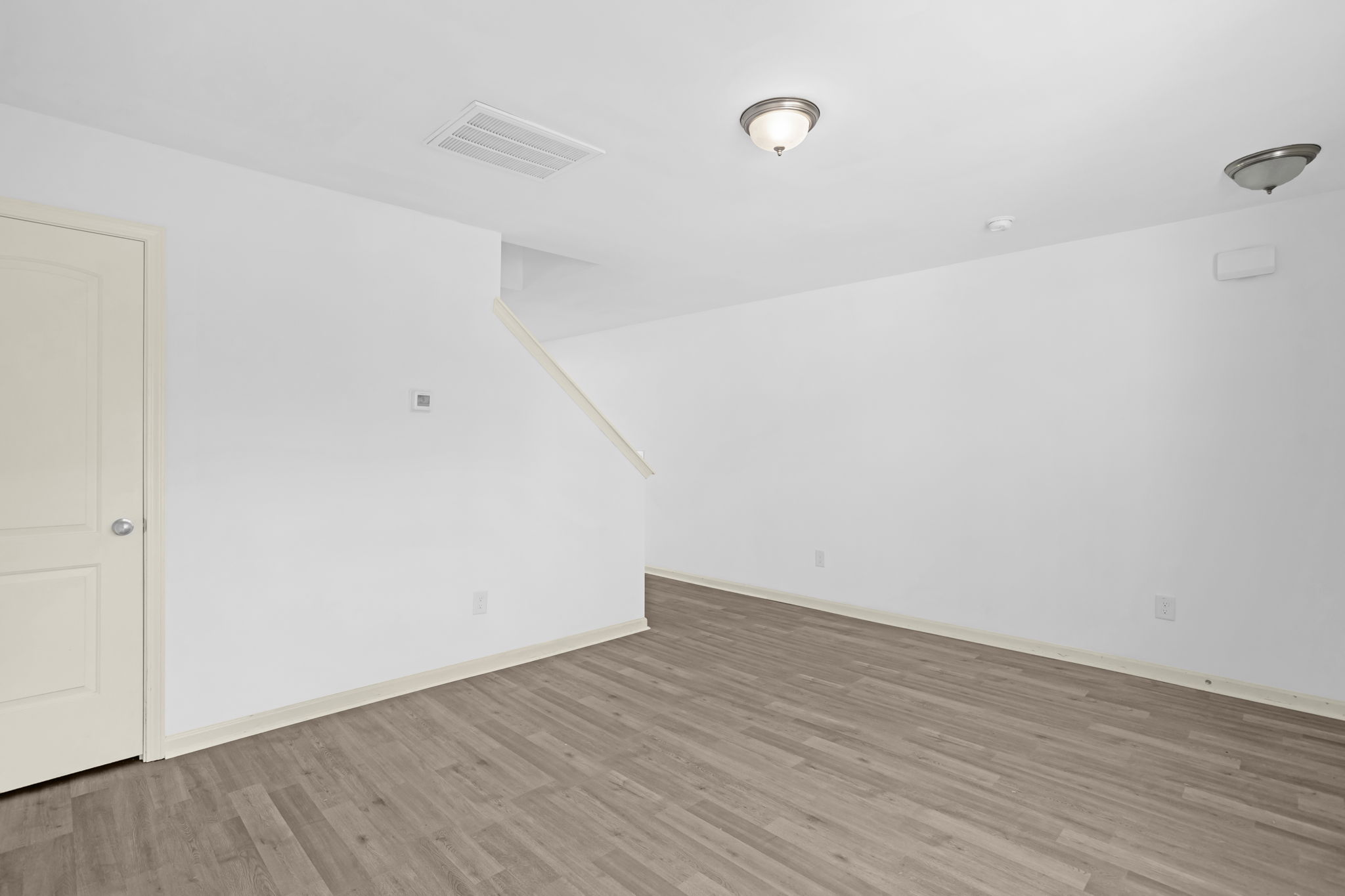 210 Glenoaks Dr-6
